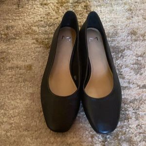 Black leather Marc Fisher flats